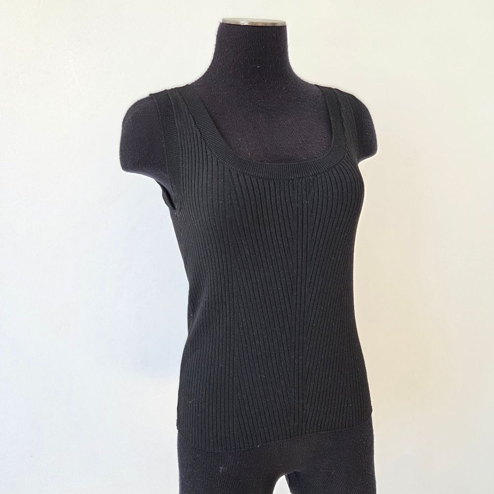 H&M Black Ribbed Sweater Vest Minimalist Contemporary Neutral Clean Girl XS